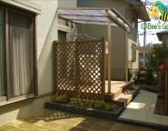 姫路市・ガーデンリフォーム　手付かずの中庭・樹脂デッキとアルミテラス