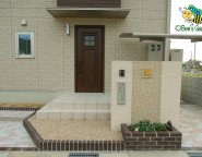 姫路市新築外構　モザイクタイルを使った門柱と目隠しのプラスG
