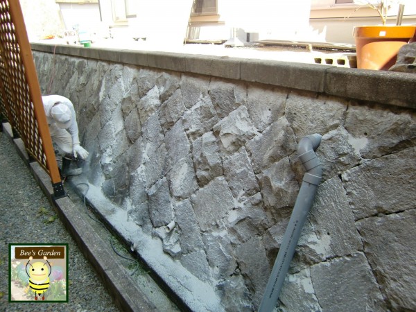 たつの市 外構 間知石をコンクリートに補強して強度アップ