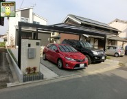 姫路市｜新築外構　アプローチとガレージを広く見せるカーポート