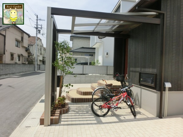 Vol 15 完工 玄関ポーチは外構で 門柱と目隠しを兼ねたカッコいい自転車置き場 Vol 15 完工 玄関ポーチは外構で 門柱と目隠しを兼ねたカッコいい自転車置き場