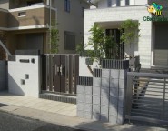 シンプルモダン・・・ソリッドストーン＆塗り壁の門柱