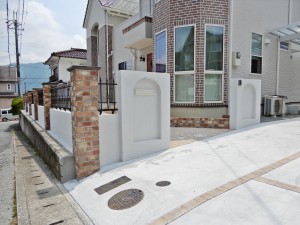姫路・たつの・太子・相生・赤穂・加古川・高砂の外構&お庭は、新築・リフォームともに「1級エクステリアプランナー」のガーデンプランショップ、ビーズガーデンへ。