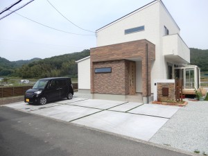 姫路・たつの・太子・相生・赤穂・加古川・高砂の外構＆お庭は、新築・リフォームともに「1級エクステリアプランナー」のガーデンプランショップ、ビーズガーデンへ。