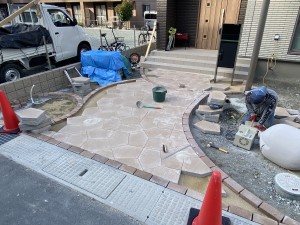 姫路・たつの・太子・相生・赤穂・加古川・高砂の外構&お庭は、新築・リフォームともに「1級エクステリアプランナー」のガーデンプランショップ、ビーズガーデンへ。
