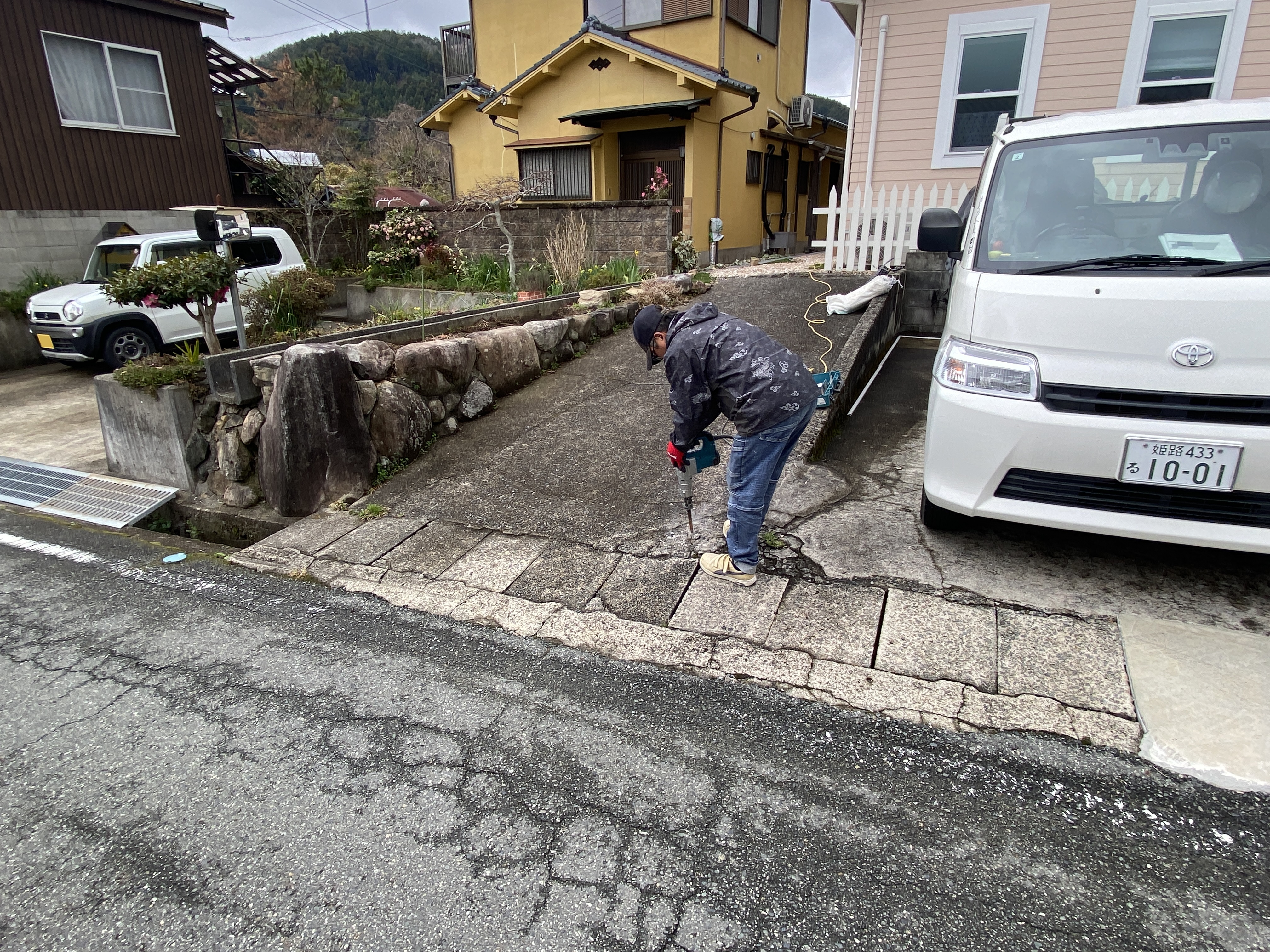 姫路・たつの・太子・相生・赤穂・加古川・高砂の外構&お庭は、新築・リフォームともに「1級エクステリアプランナー」のガーデンプランショップ、ビーズガーデンへ。