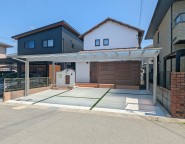 姫路市新築外構工事｜お家に合わせたレンガ･塗り壁門柱と敷地いっぱいの3台用カーポート