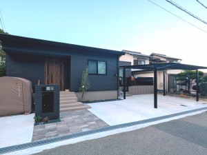 姫路・たつの・太子・相生・赤穂・加古川・高砂の外構&お庭は、新築・リフォームともに「1級エクステリアプランナー」のガーデンプランショップ、ビーズガーデンへ。