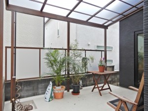 姫路・たつの・太子・相生・赤穂・加古川・高砂の外構&お庭は、新築・リフォームともに「1級エクステリアプランナー」のガーデンプランショップ、ビーズガーデンへ。