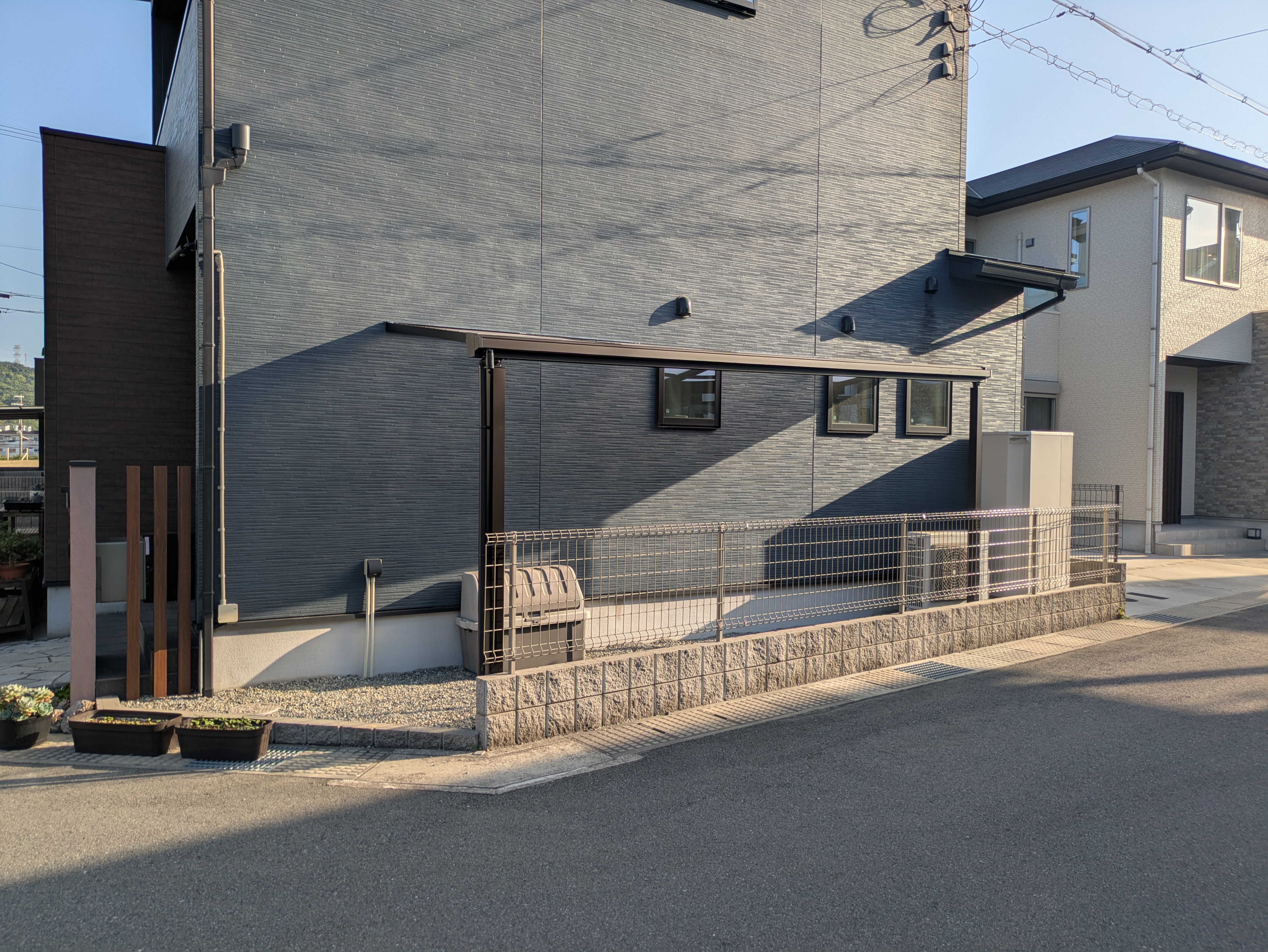 姫路・たつの・太子・相生・赤穂・加古川・高砂の外構&お庭は、新築・リフォームともに「1級エクステリアプランナー」のガーデンプランショップ、ビーズガーデンへ。