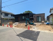 高砂市新築外構工事|建て替えにより高低差があり深基礎になっているお家の新築外構