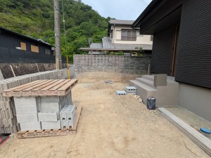 姫路・たつの・太子・相生・赤穂・加古川・高砂の外構&お庭は、新築・リフォームともに「1級エクステリアプランナー」のガーデンプランショップ、ビーズガーデンへ。