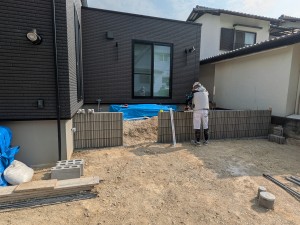 姫路・たつの・太子・相生・赤穂・加古川・高砂の外構&お庭は、新築・リフォームともに「1級エクステリアプランナー」のガーデンプランショップ、ビーズガーデンへ。