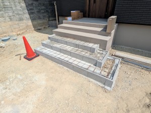 姫路・たつの・太子・相生・赤穂・加古川・高砂の外構&お庭は、新築・リフォームともに「1級エクステリアプランナー」のガーデンプランショップ、ビーズガーデンへ。