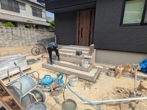 姫路・たつの・太子・相生・赤穂・加古川・高砂の外構&お庭は、新築・リフォームともに「1級エクステリアプランナー」のガーデンプランショップ、ビーズガーデンへ。