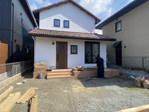 姫路・たつの・太子・相生・赤穂・加古川・高砂の外構&お庭は、新築・リフォームともに「1級エクステリアプランナー」のガーデンプランショップ、ビーズガーデンへ。