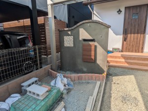姫路・たつの・太子・相生・赤穂・加古川・高砂の外構&お庭は、新築・リフォームともに「1級エクステリアプランナー」のガーデンプランショップ、ビーズガーデンへ。