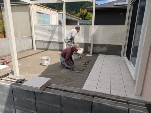 姫路・たつの・太子・相生・赤穂・加古川・高砂の外構＆お庭は、新築・リフォームともに「1級エクステリアプランナー」のガーデンプランショップ、ビーズガーデンへ。
